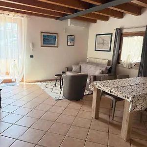 Ely Hause Apartment Calmasino